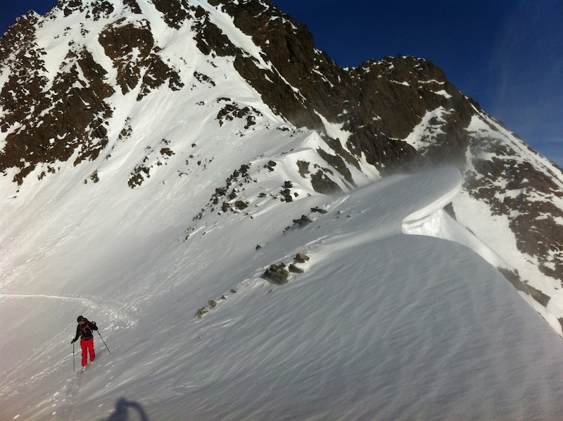 Corniche au col des Balmettes : Faisons donc une pause juste là dessous  !