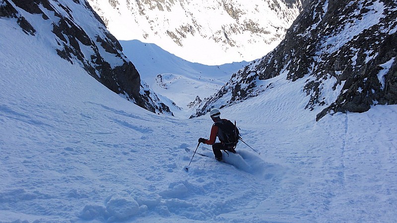 #10 Bastien : début du couloir, bonne neige Bastien : début du couloir, bonne neige