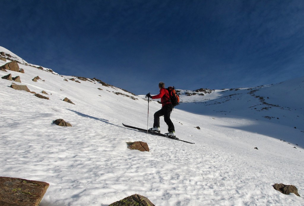 La combe SW sous le sommet : La pente s'adoucie