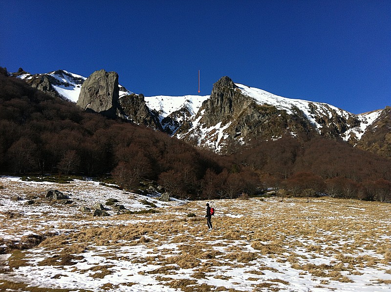#1 Vue du couloir prise du bas : La fin de la descente est un peu délicate... Vue du couloir prise du bas : La fin de la descente est un peu délicate...