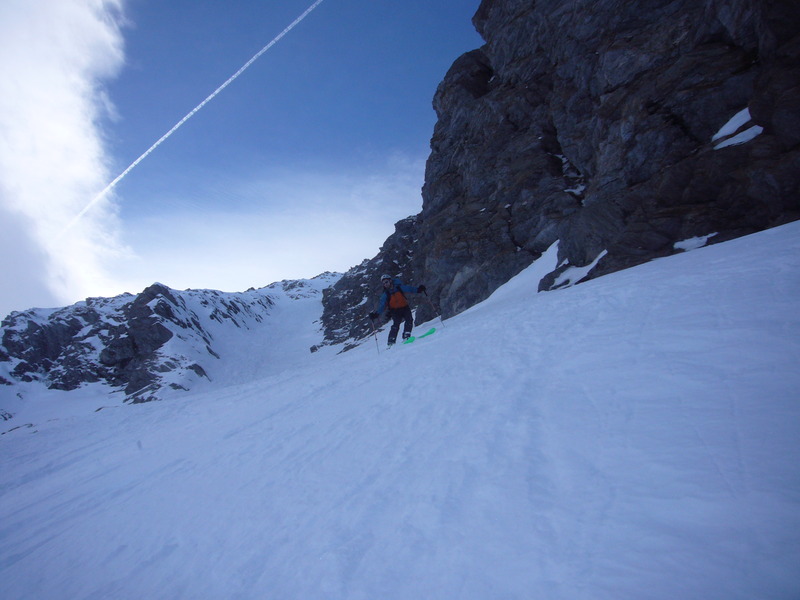 Etache face E : Et le bas du couloir inférieur... allez, yapluka rentrer maintenant !