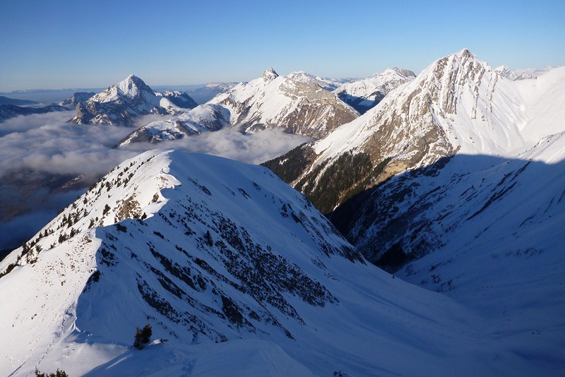#3 Arête des Arlicots : La traversée sur une fine arête de neige avec une magnifique vue sur le Trelod, Arcaloz, etc... Arête des Arlicots : La traversée sur une fine arête de neige avec une magnifique vue sur le Trelod, Arcaloz, etc...