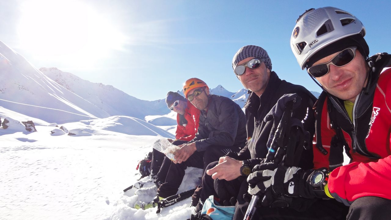 la team au casse croute : manque Gilles et le photographe