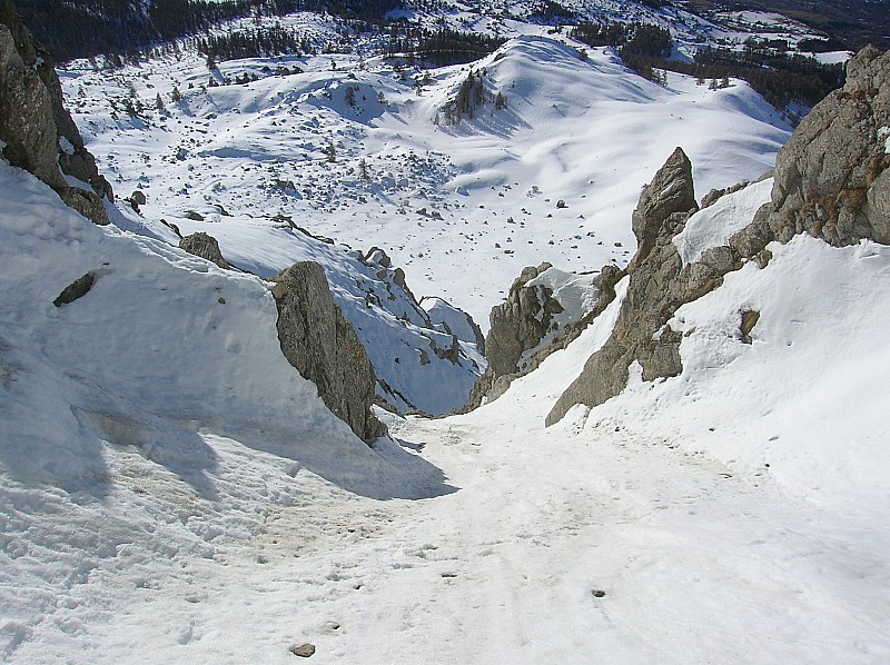 #2 couloir en oblique à gauche. : Belle descente en vue. couloir en oblique à gauche. : Belle descente en vue.
