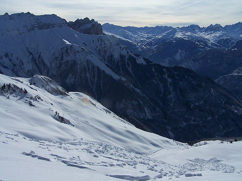 #13 Cime de Lancheton : Une "méga" plaque partie sous le croix du Chatelard. Cime de Lancheton : Une "méga" plaque partie sous le croix du Chatelard.