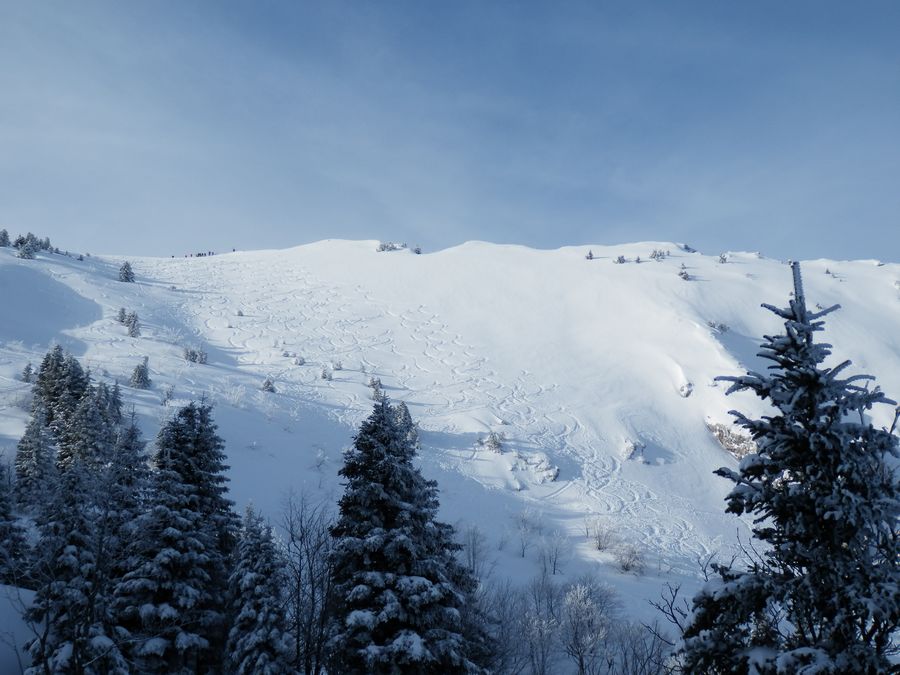 #10 Vue petit Som : Beaucoup de monde aujourd Vue petit Som : Beaucoup de monde aujourd'hui, nous décidons d'éviter la "foule"....