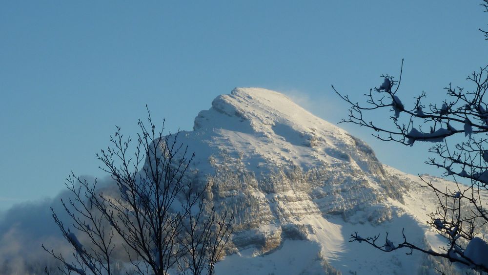 #17 Chamechaude : le spot du jour qui a du voir passer le tout skitour !!! et les autres aussi bien sur !! Chamechaude : le spot du jour qui a du voir passer le tout skitour !!! et les autres aussi bien sur !!