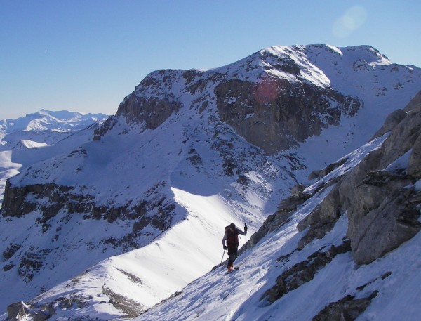 #6 le Mourre Haut : En montant auJas des Chamois. Derrière, le Mourrre Haut le Mourre Haut : En montant auJas des Chamois. Derrière, le Mourrre Haut