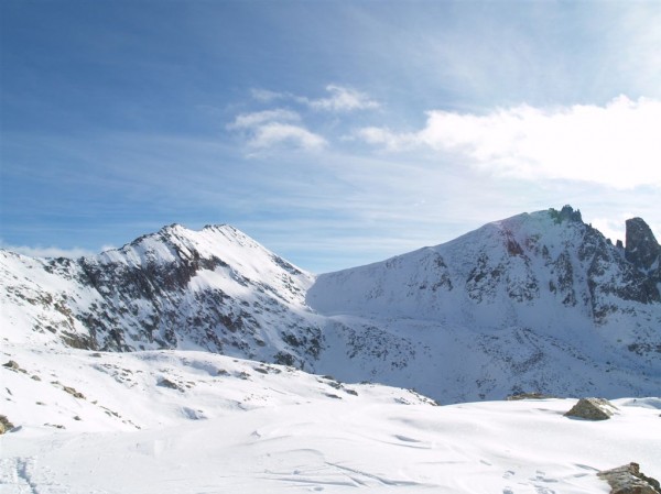 #4 Baisse et cime de Rogué : Au sud du col de frémamorte, la baisse de Rogué et à sa droite la cime de Rogué Baisse et cime de Rogué : Au sud du col de frémamorte, la baisse de Rogué et à sa droite la cime de Rogué