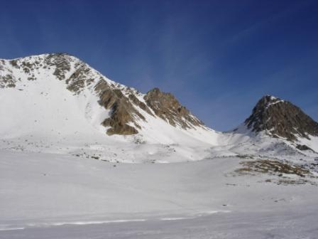 #1 pointe des sarrasins : la pointe et le grand col de roc rouge vus du plateau ( 2500 ) pointe des sarrasins : la pointe et le grand col de roc rouge vus du plateau ( 2500 )