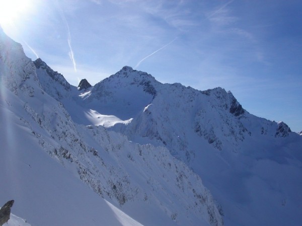 #3 Comberousse et le pilier : Peu de neige à comberousse mais pour le pilier de la porte d Comberousse et le pilier : Peu de neige à comberousse mais pour le pilier de la porte d'église ;)