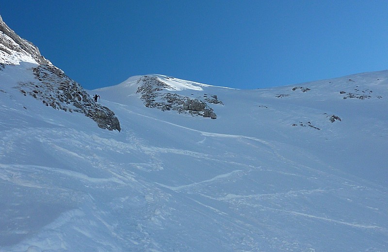 #7 chauchefoin : La petite plaque déclenchée par un skieur dans la partie sommitale du Chauchefoin. chauchefoin : La petite plaque déclenchée par un skieur dans la partie sommitale du Chauchefoin.
