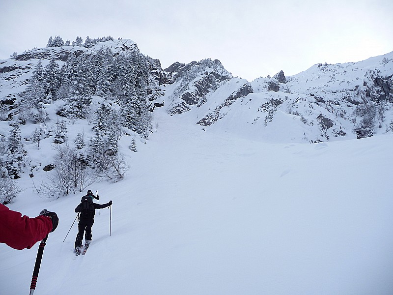 #1 les traceurs : on arrive au pied du chauchefoin les traceurs : on arrive au pied du chauchefoin