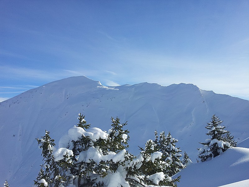 #2 Face NW Arces : La virgule de montée au dessus du sapin de droite Face NW Arces : La virgule de montée au dessus du sapin de droite