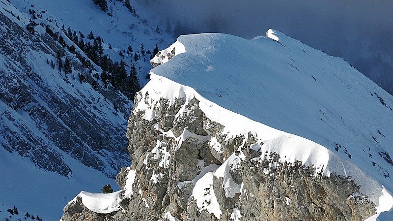 #4 Neige et ombre : sur les bords du Chauchefoin Neige et ombre : sur les bords du Chauchefoin