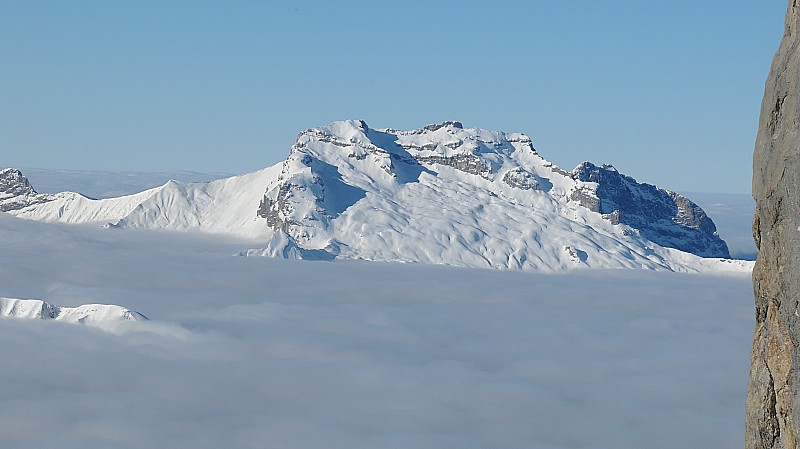 #3 Tournette... : qui émerge de la brume Tournette... : qui émerge de la brume