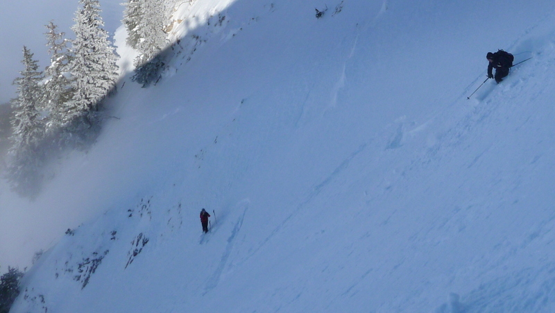 #8 Un peu de ski : 500 mètres de poudre dans le brouillard! Un peu de ski : 500 mètres de poudre dans le brouillard!