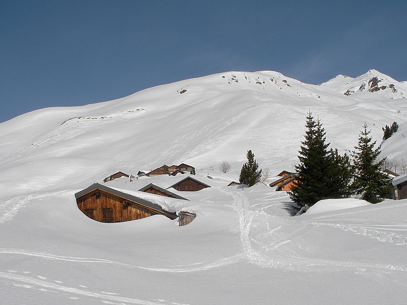 #7 La pesée : Magnifique regroupement de chalets de montagne La pesée : Magnifique regroupement de chalets de montagne