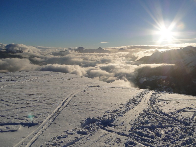 #3 trace de soleil : Vue sur les bauges Arcalod, dent cons. trace de soleil : Vue sur les bauges Arcalod, dent cons.