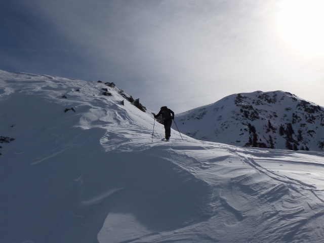 #5 Arête NO : et un des sommets derrière. Arête NO : et un des sommets derrière.
