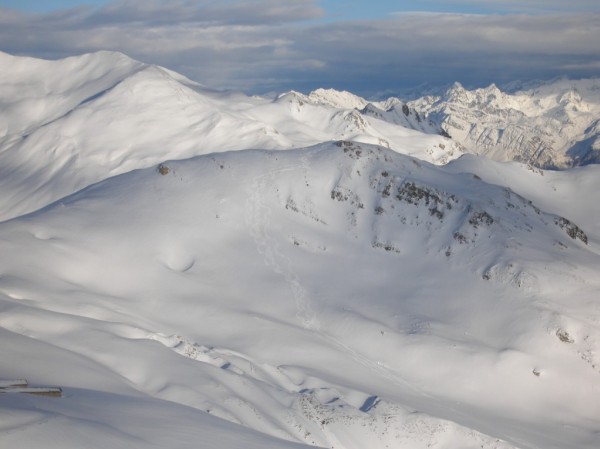 #9 Du sommet de la Pointe 2332 m : Contemplation de nos traces, en cette fin de journée bien remplie... Que du bonheur... Du sommet de la Pointe 2332 m : Contemplation de nos traces, en cette fin de journée bien remplie... Que du bonheur...