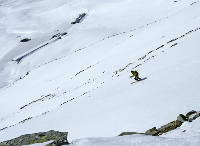 Face Sud-Ouest : Dans la face avec en bas le Tramail des Ors.