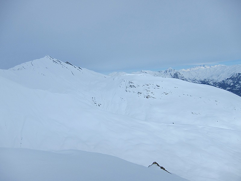 Crey Rond : Gde Chible et tout loin le massif du Mt-Blanc avec encore du soleil.