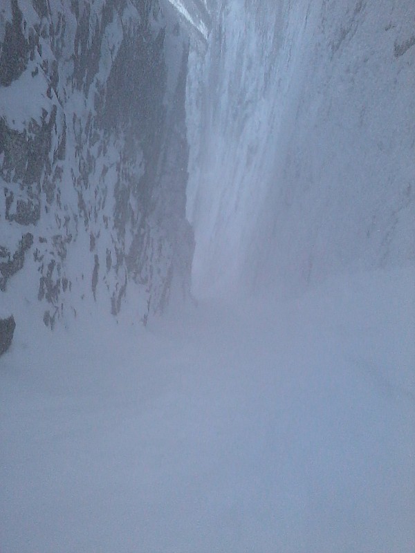 #4 ambiance! : plein de neige qui degueule dans le couloir par moments, ca rajoute un petit quelque chose! ambiance! : plein de neige qui degueule dans le couloir par moments, ca rajoute un petit quelque chose!