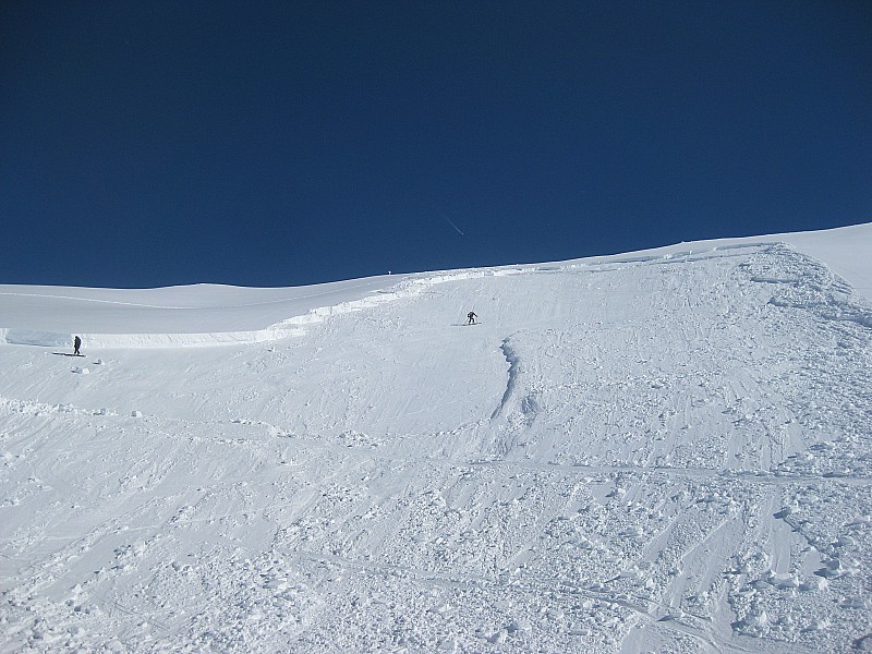 #3 hauteur de la cassure : les secouristes sur la sous couche dure évaluent la cassure: 3 couches de 40 à 45 cm d hauteur de la cassure : les secouristes sur la sous couche dure évaluent la cassure: 3 couches de 40 à 45 cm d'épaisseur chacune.