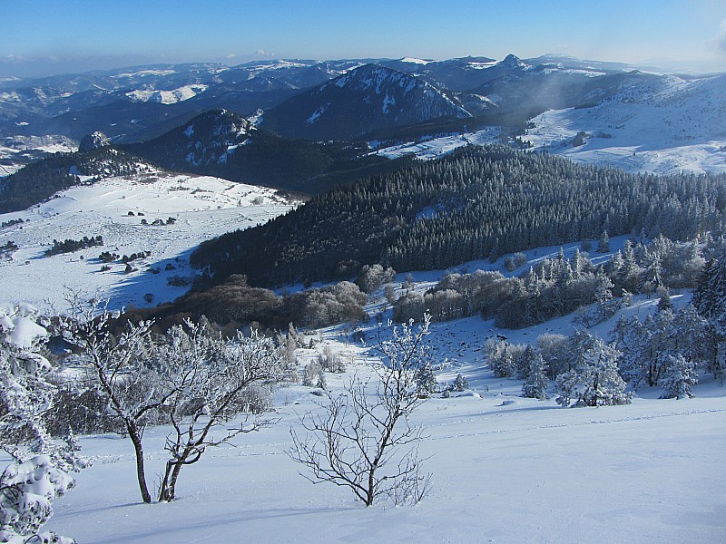 #3 Mézenc : Bon remplissage ici aussi mais il faut skier léger sur une cinquantaine de mètres. Mézenc : Bon remplissage ici aussi mais il faut skier léger sur une cinquantaine de mètres.