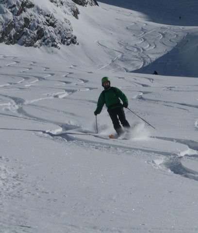#5 Un télétubbie : avec des skis qui collent à la neige ;o) Un télétubbie : avec des skis qui collent à la neige ;o)