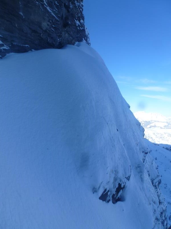 #8 Aiguille croche Face N : Et voilà, la fameuse vire, on passera au ras de la falaise Aiguille croche Face N : Et voilà, la fameuse vire, on passera au ras de la falaise