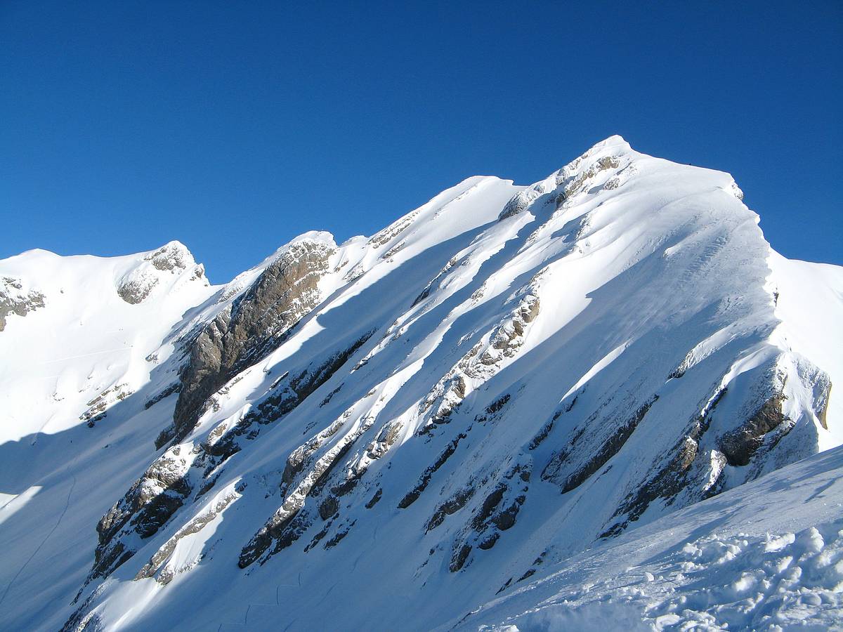 #4 L L'Etale : Le pentes en direction du sommet de l'Etale