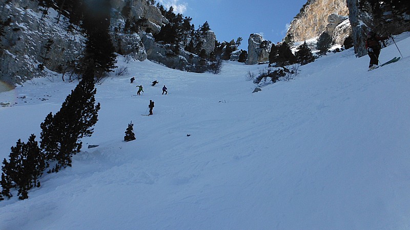 Ca descend bien : Beaucoup de monde dans cette combe.....