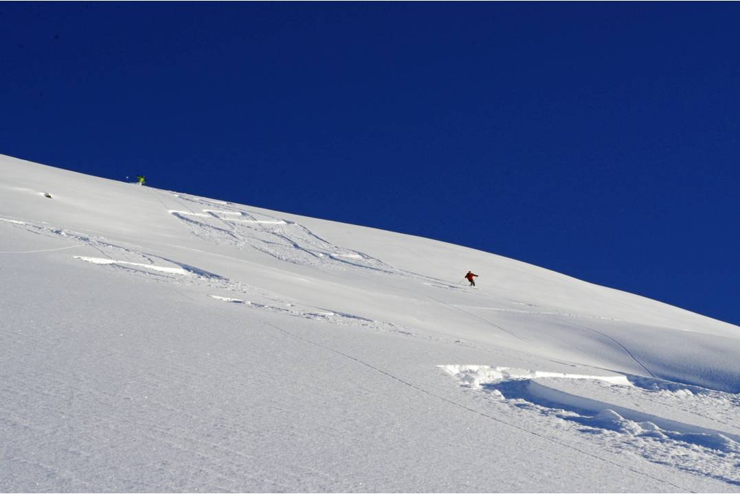 #15 Poudre 2013 : Le grand bonheur de la face NW, 20 à 30 cm de fraiche légère, sur fond dur, ou croute légère... à la fin du jour Poudre 2013 : Le grand bonheur de la face NW, 20 à 30 cm de fraiche légère, sur fond dur, ou croute légère... à la fin du jour