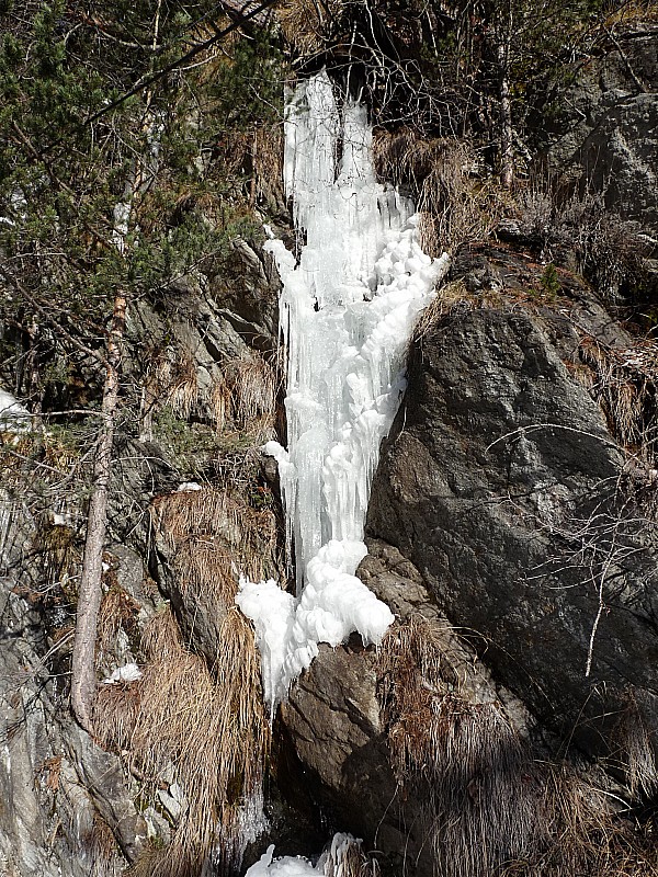#1 Belle cascade : de glace. Belle cascade : de glace.