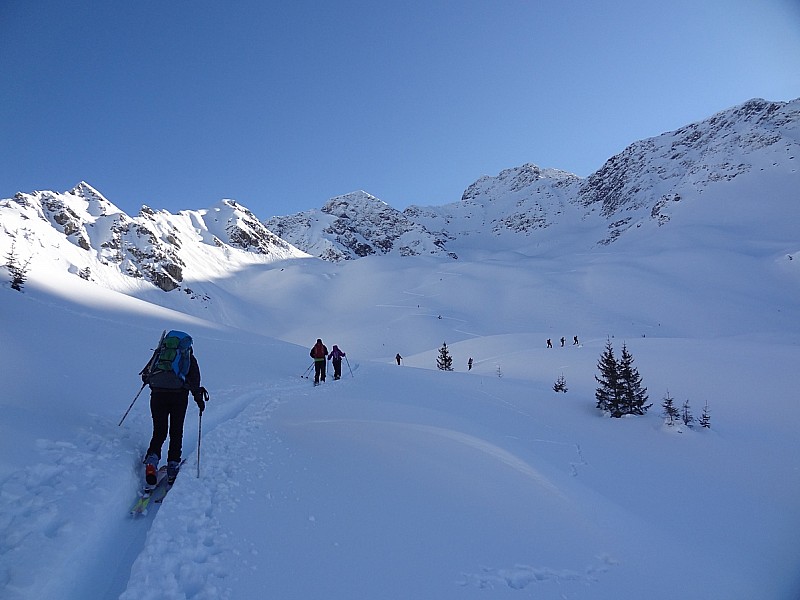 #9 arrivée au 2ème chalet : Il fait très beau. arrivée au 2ème chalet : Il fait très beau.