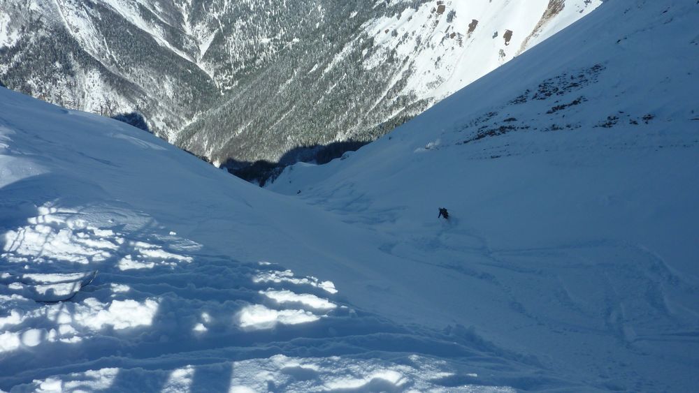 #30 Micha : premieres courbes dans la face Nord de l Micha : premieres courbes dans la face Nord de l'Armenaz, grosse poudre