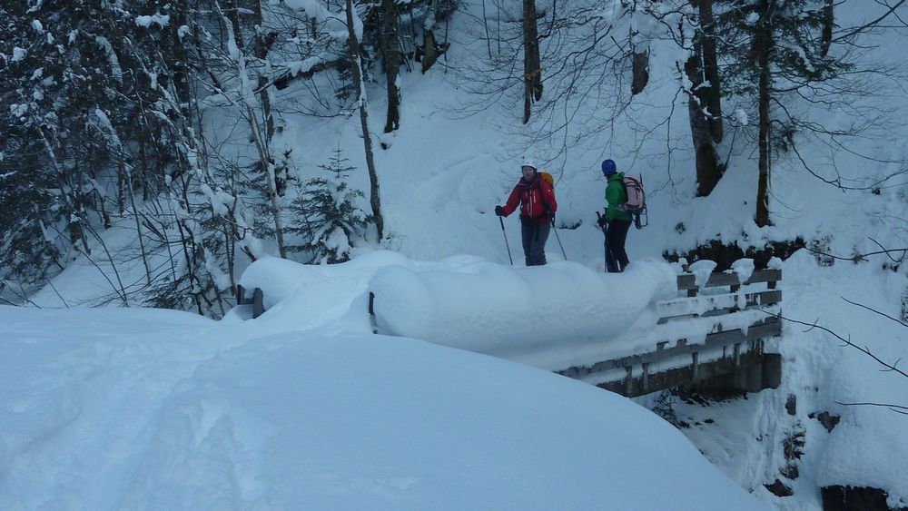#37 Passerelle du Nant Fourchu : blindée de neige, la boucle est bouclée ! Passerelle du Nant Fourchu : blindée de neige, la boucle est bouclée !