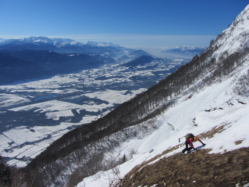 #10 Pointe des Arces : Remontée mi-herbe, mi-neige soit en mixte auvergnat. Pointe des Arces : Remontée mi-herbe, mi-neige soit en mixte auvergnat.