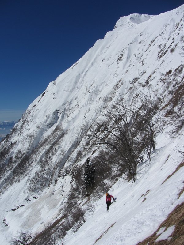 Pointe des Arces : Sur fond de face E.