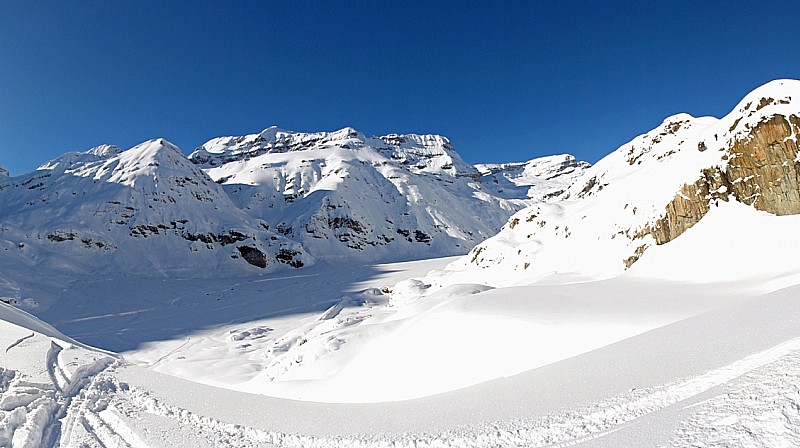 #13 panoramique : sur le barrage et la tour Sallière panoramique : sur le barrage et la tour Sallière