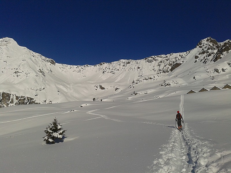 #1 Chalets de la Loriaz : Arrivée aux chalets et vue sur Les combes. Chalets de la Loriaz : Arrivée aux chalets et vue sur Les combes.