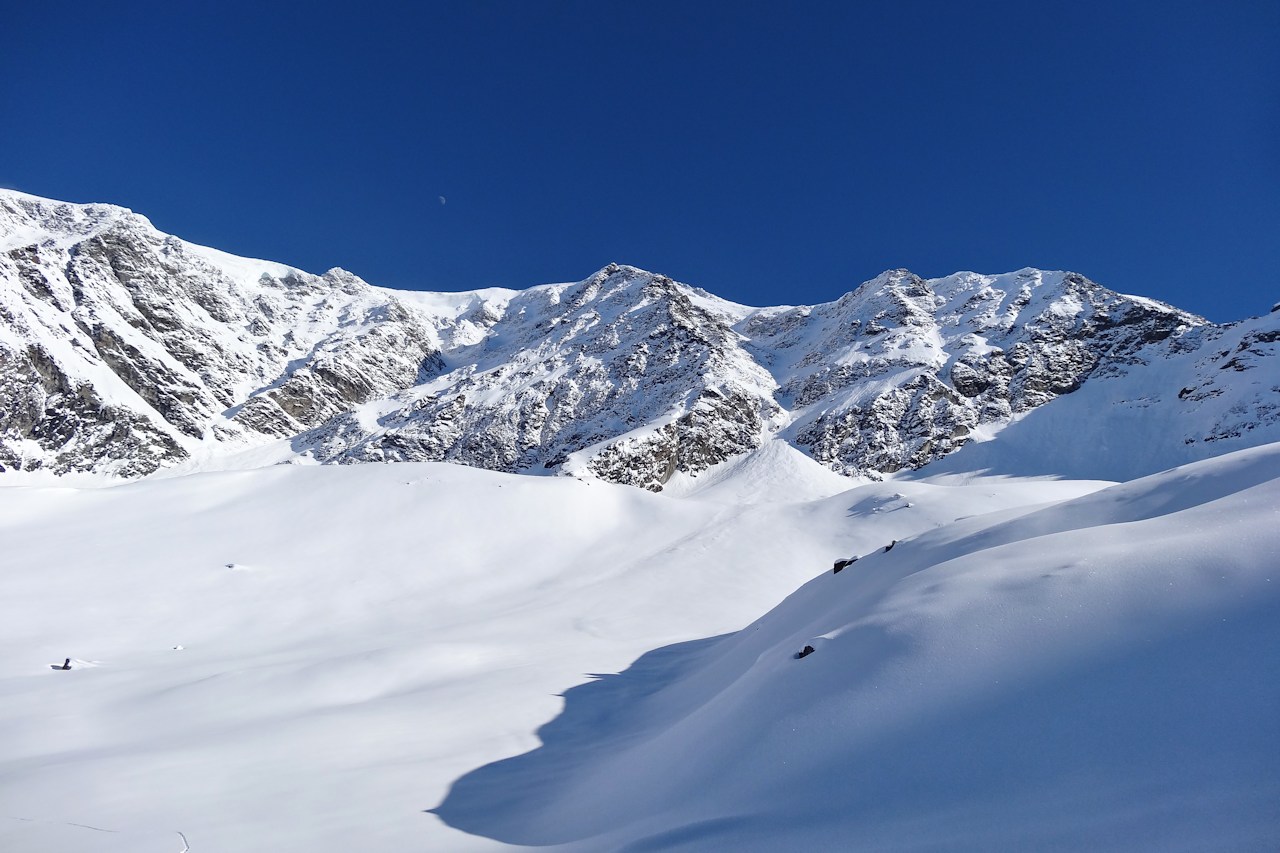 #27 Du vallon : Vue sur les séracs du Dôme des Nants. Du vallon : Vue sur les séracs du Dôme des Nants.