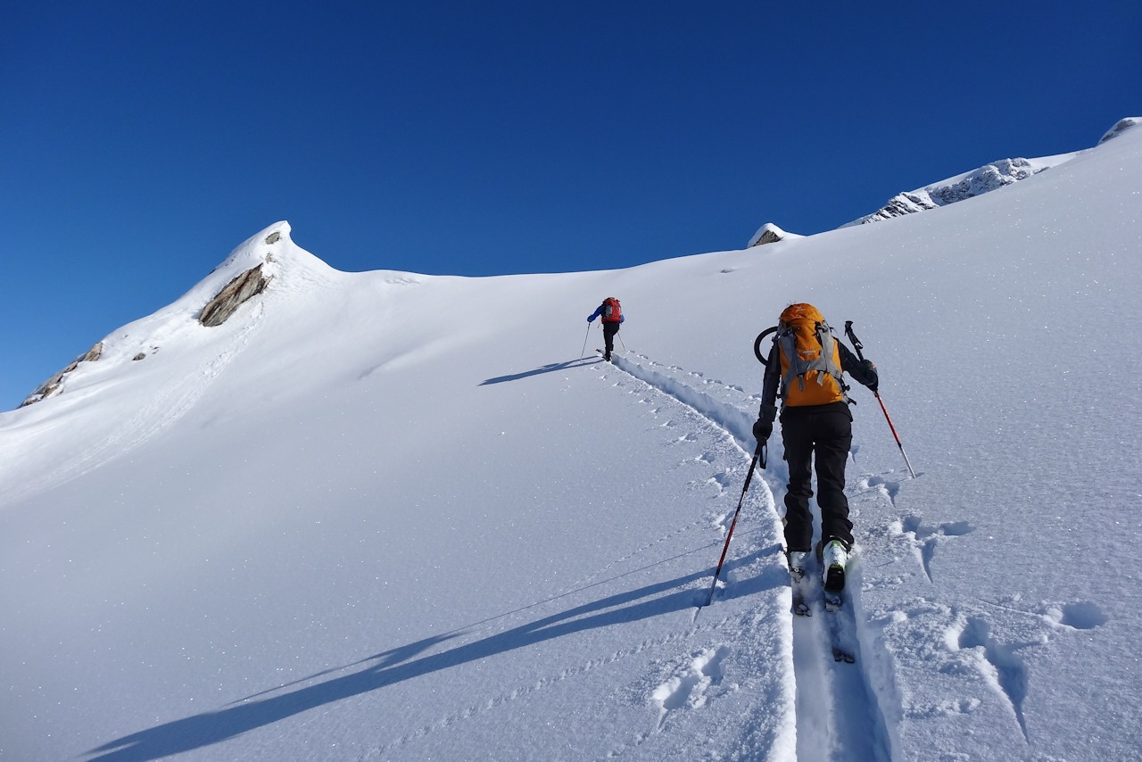 #4 Sous le point 2647 m : En direction de la crête. Sous le point 2647 m : En direction de la crête.