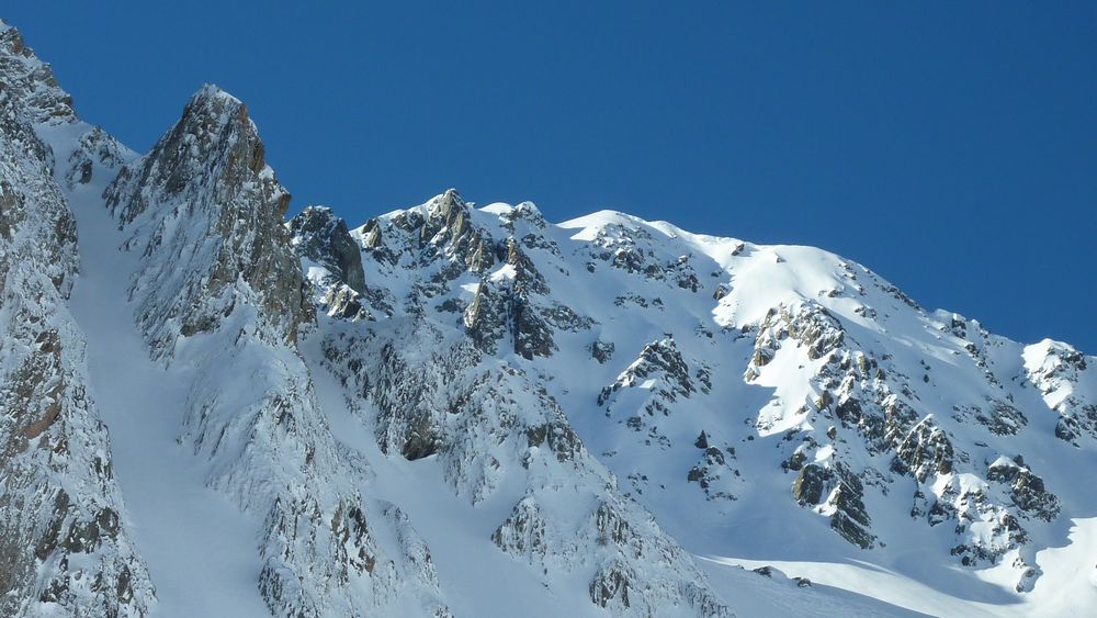 Rochers des Patres : la face N est vierge et bien remplie