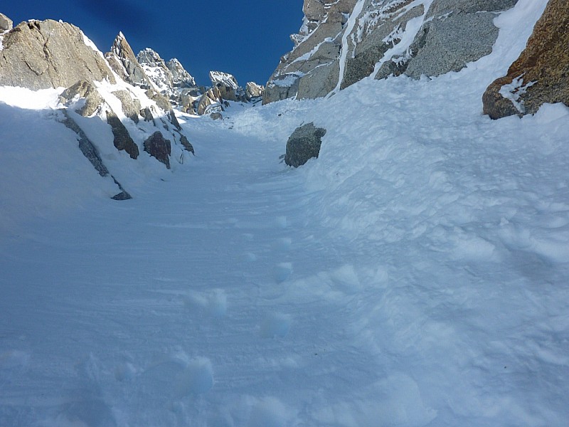 #5 Couloir des Cosmiques : Dans le haut: c Couloir des Cosmiques : Dans le haut: c'est raide, dur et étroit. Dérapage obligatoire.