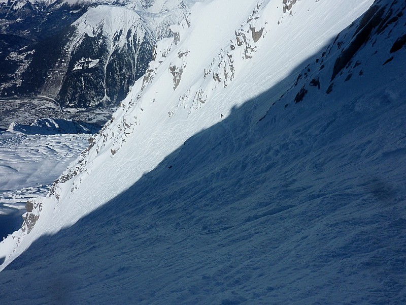 #7 Couloir des Cosmiques : Le couloir est large mais bien trafolé. Couloir des Cosmiques : Le couloir est large mais bien trafolé.