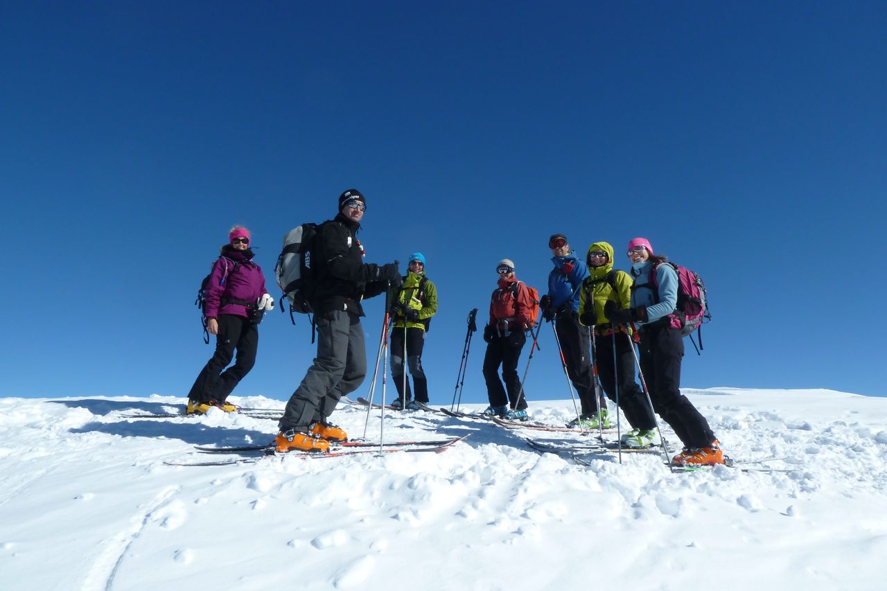 #2 grouping au sommet : avant d grouping au sommet : avant d'attaquer une superbe descente