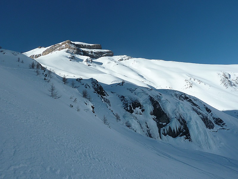 #1 Grand Renaud : les cascades de glace, ça monte à gauche sans passer par le goulet Grand Renaud : les cascades de glace, ça monte à gauche sans passer par le goulet